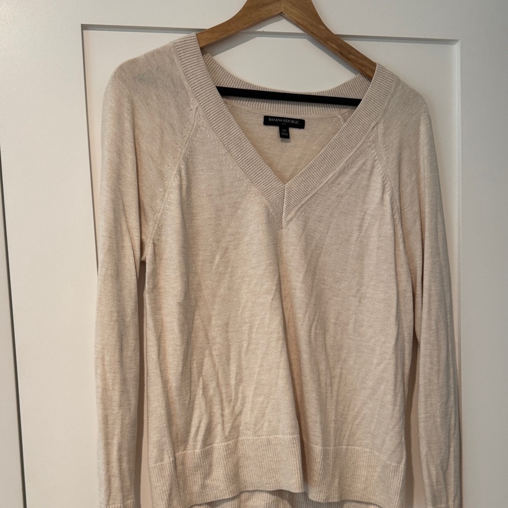 Banana Republic Factory Cream V-Neck Sweater